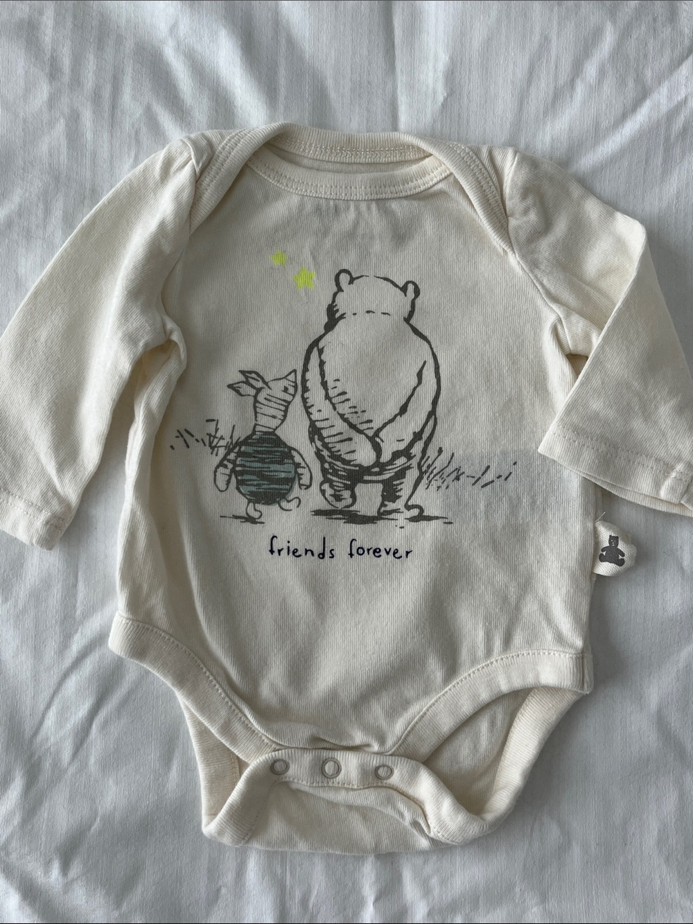 GAP Cream Long-Sleeve 'Friends Forever' Winnie the Pooh & Piglet Onesie unisex